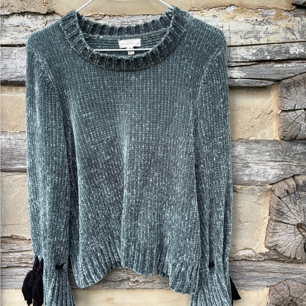Cupio Green Ribbed Sweater with Black Bow Accents on Bell Sleeves Size L